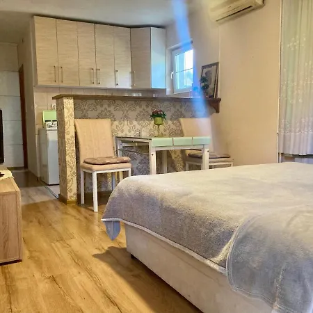 Apartment Milos