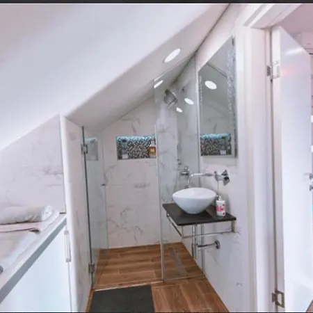 Апартаменты Milos *