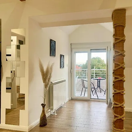 Milos アパート *