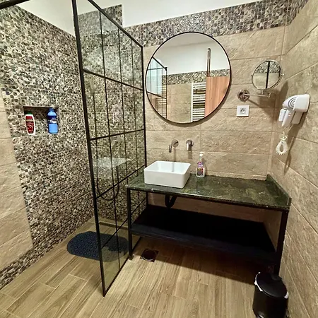 Milos Apartman *